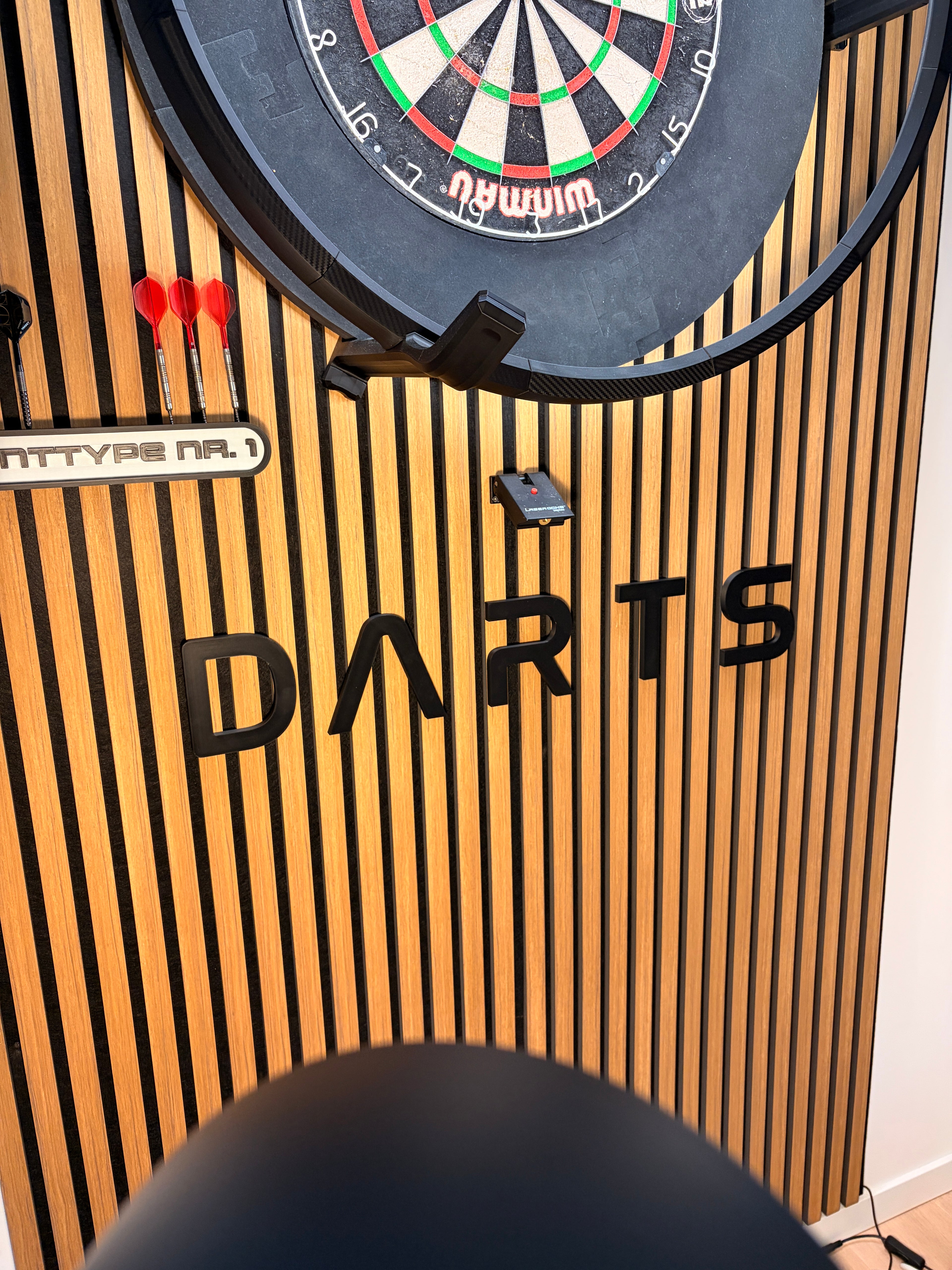 Darts Wanddeko Schriftzug – Space Style Design – 3D Deko – Geschenk für Dartspieler