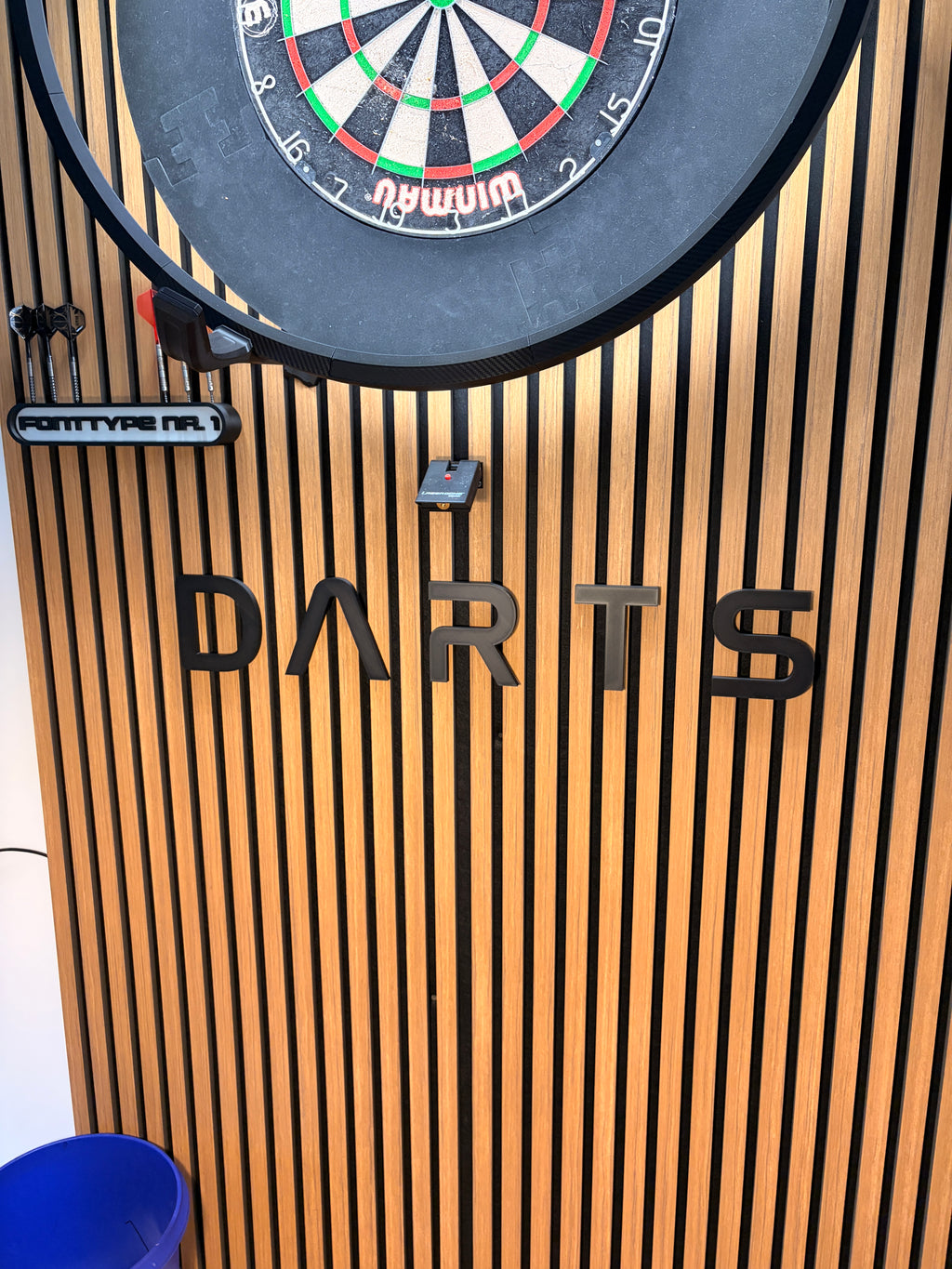 Darts Wanddeko Schriftzug – Space Style Design – 3D Deko – Geschenk für Dartspieler