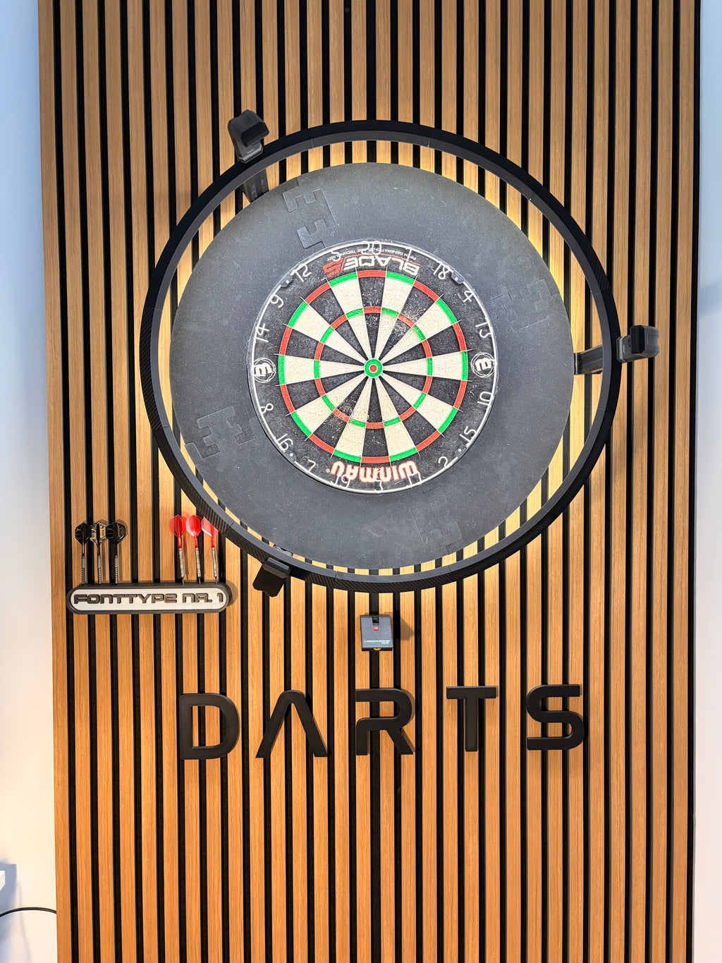 Darts Wanddeko Schriftzug – Space Style Design – 3D Deko – Geschenk für Dartspieler
