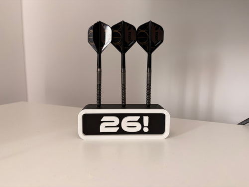 26! Dart Ständer für 3 Darts | Lustiger Dart Halter | Geschenk für Dartspieler |