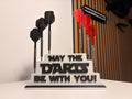 Space Dartständer für 9 Darts – „May the Darts be with you“ – Dart Halter Geschenk für Dartspieler &  Fans