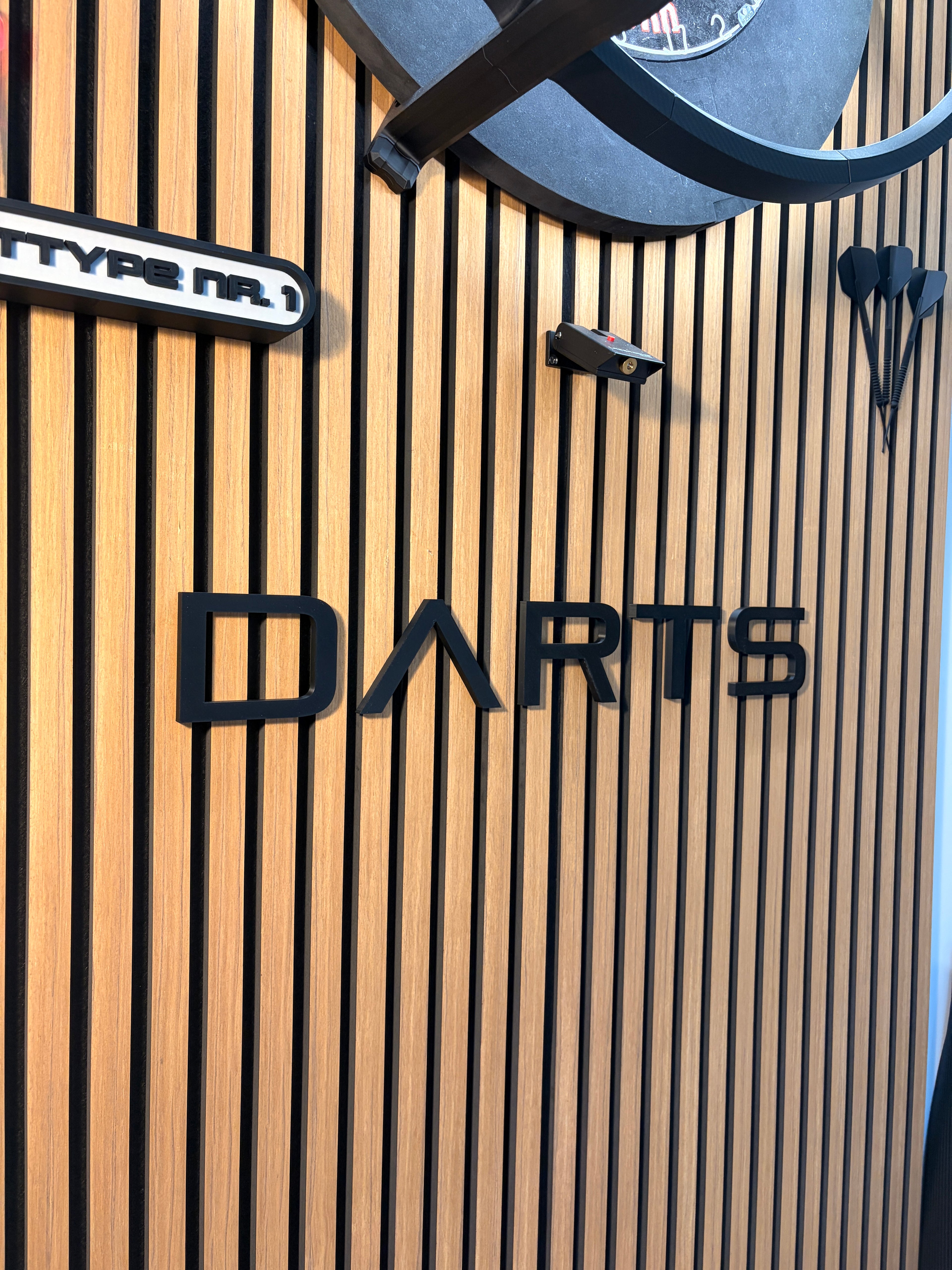 DARTS 3D Schriftzug Pirulen Style – Personalisierte Wanddeko für dein Dartboard
