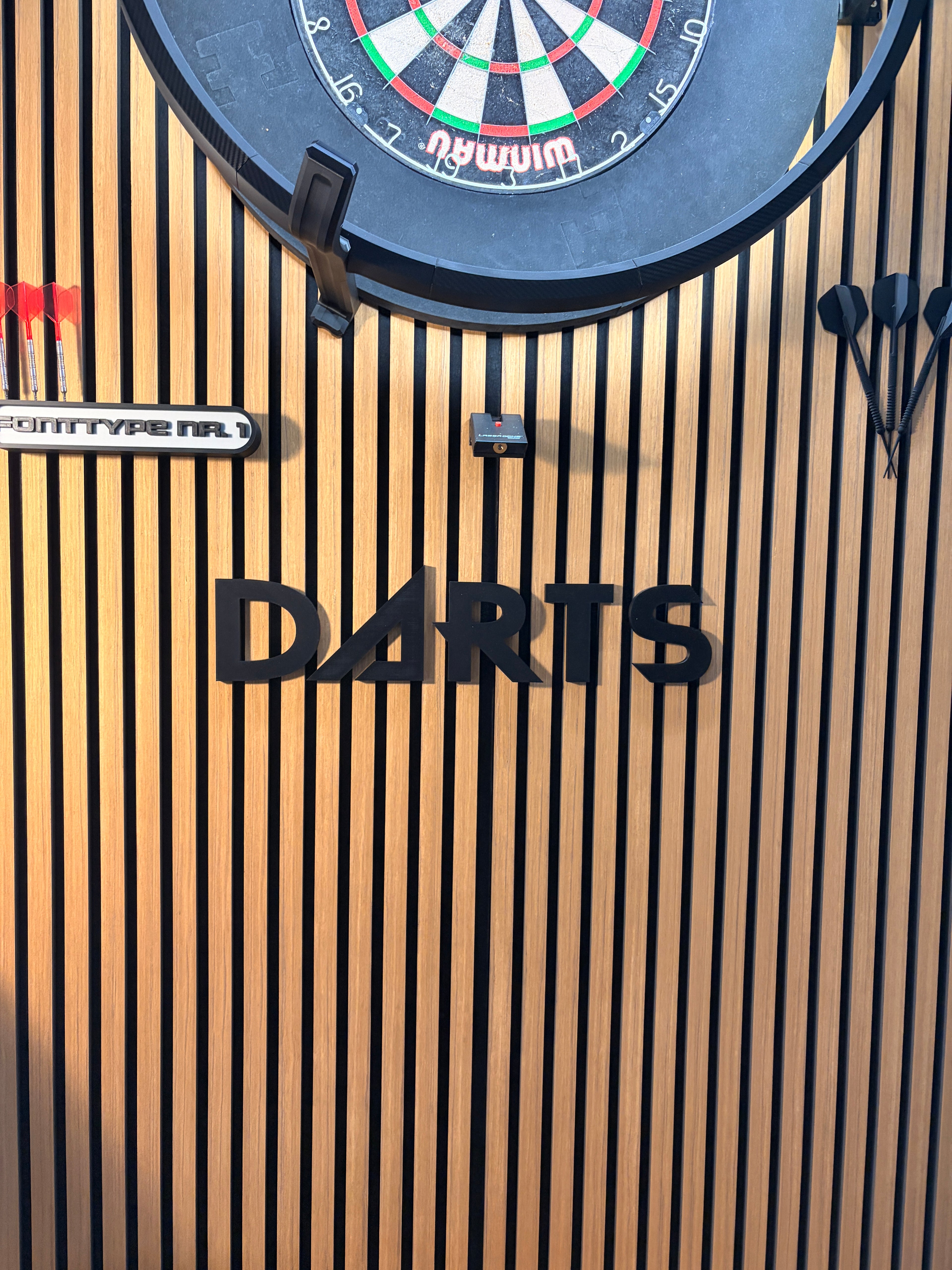 DARTS 3D Schriftzug Hunters-k-Pop Style – Personalisierte Wanddeko für dein Dartboard
