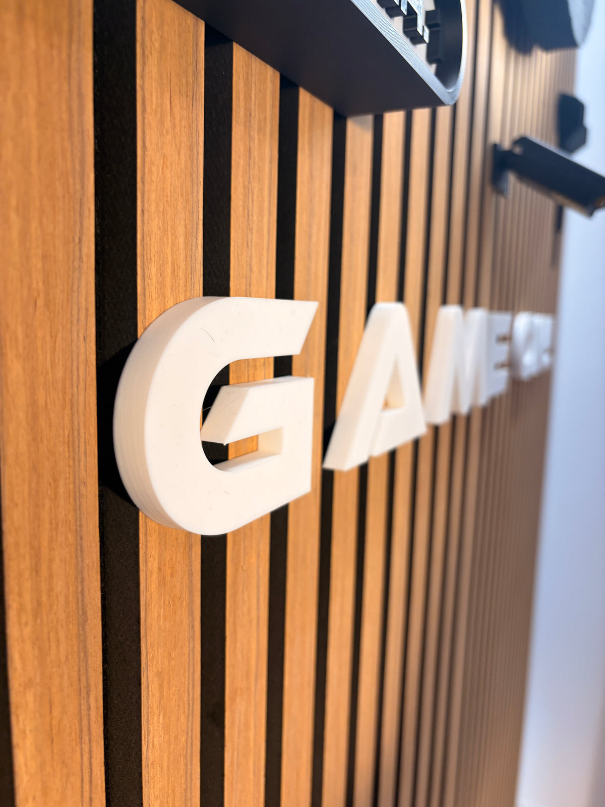 Game on! 3D Schriftzug – Wanddeko für dein Dartboard